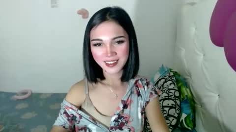 Snapshot of girlthatyouwantxx chatting on 09-09-25, 05:51 Divine online show from 09-09-25, 05:51