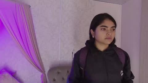 Snapshot of giselamaru chatting on 06-16-26, 11:13 online show from 06-16-26, 11:13