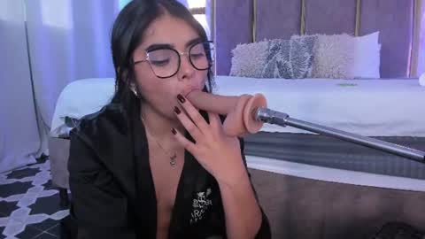Snapshot of giselamaru chatting on 07-06-26, 03:03 online show from 07-06-26, 03:03