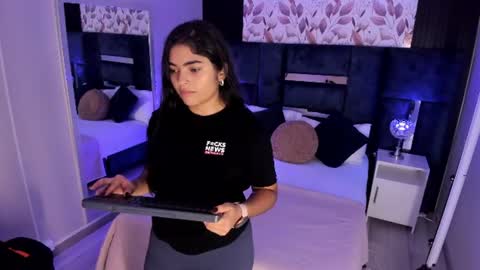 Snapshot of giselamaru chatting on 07-16-26, 11:16 online show from 07-16-26, 11:16
