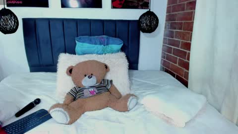  Kylie  online show from 04-07-26, 04:02