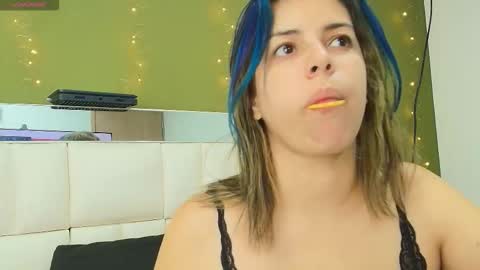 Snapshot of gisell_gomez chatting on 09-20-25, 12:17 Gisell online show from 09-20-25, 12:17