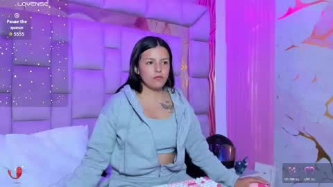 Snapshot of gisell_squirt chatting on 05-26-26, 12:45 gisell_squirt online show from 05-26-26, 12:45