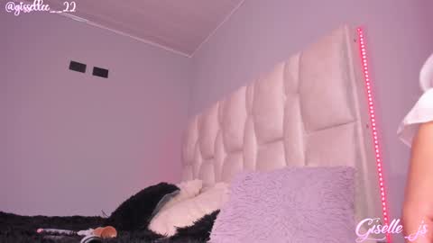 Instagram gisellee  22  online show from 03-10-25, 09:40