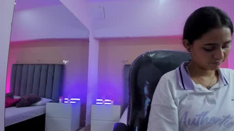 GISELLE ROLDAN online show from 02-19-26, 07:54