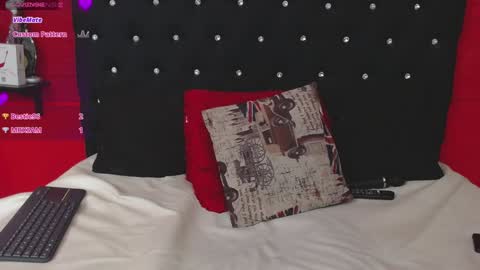 Gissell Saenz online show from 02-08-25, 01:11