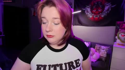 Snapshot of gitera_ chatting on 10-18-25, 09:15 AlexaMillis online show from 10-18-25, 09:15