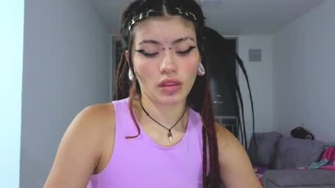 Snapshot of giulietta_mon chatting on 04-11-26, 04:39 Giulietta online show from 04-11-26, 04:39