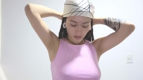 Snapshot of giulietta_mon chatting on 04-15-26, 09:37 Giulietta online show from 04-15-26, 09:37