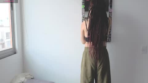 Snapshot of giulietta_mon chatting on 04-19-26, 08:11 Giulietta online show from 04-19-26, 08:11