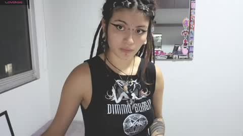 Snapshot of giulietta_mon chatting on 04-21-26, 01:07 Giulietta online show from 04-21-26, 01:07