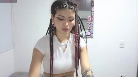 Snapshot of giulietta_mon chatting on 04-22-26, 01:08 Giulietta online show from 04-22-26, 01:08
