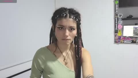 Snapshot of giulietta_mon chatting on 04-23-26, 01:40 Giulietta online show from 04-23-26, 01:40