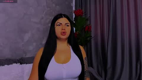 Snapshot of giulyalust chatting on 06-19-26, 05:34 Giulia online show from 06-19-26, 05:34