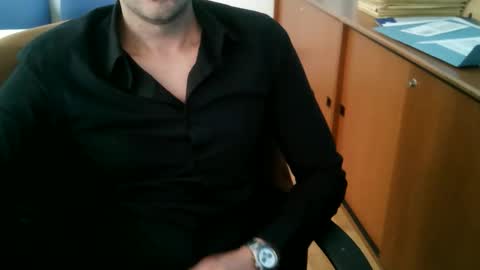 Snapshot of giuseppevai1 chatting on 10-27-25, 11:25 giuseppevai1 online show from 10-27-25, 11:25