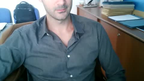 Snapshot of giuseppevai1 chatting on 10-30-25, 11:33 giuseppevai1 online show from 10-30-25, 11:33