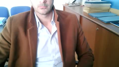 Snapshot of giuseppevai1 chatting on 11-05-25, 10:59 giuseppevai1 online show from 11-05-25, 10:59