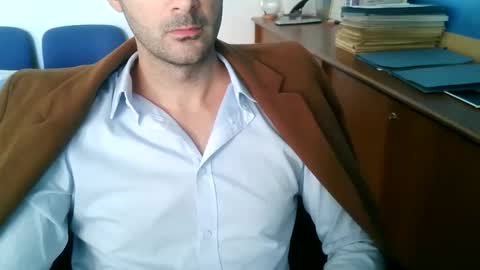 Snapshot of giuseppevai1 chatting on 11-06-25, 10:38 giuseppevai1 online show from 11-06-25, 10:38