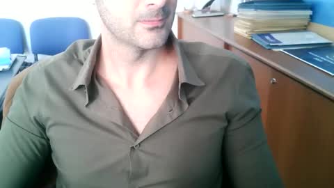 Snapshot of giuseppevai1 chatting on 11-11-25, 10:04 giuseppevai1 online show from 11-11-25, 10:04