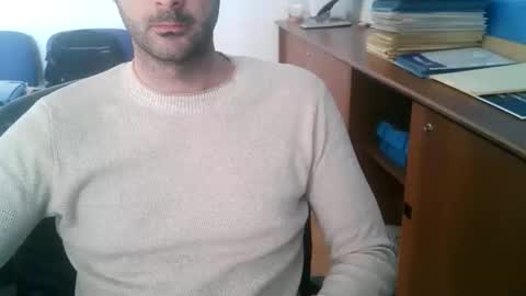 Snapshot of giuseppevai1 chatting on 11-17-25, 11:27 giuseppevai1 online show from 11-17-25, 11:27