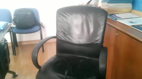 Snapshot of giuseppevai1 chatting on 11-19-25, 11:21 giuseppevai1 online show from 11-19-25, 11:21