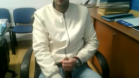 Snapshot of giuseppevai1 chatting on 11-22-25, 11:31 giuseppevai1 online show from 11-22-25, 11:31