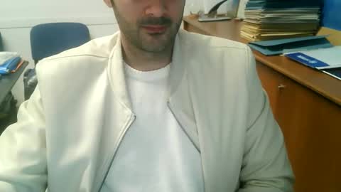 Snapshot of giuseppevai1 chatting on 11-29-25, 04:21 giuseppevai1 online show from 11-29-25, 04:21