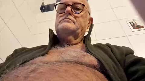 giutomma930394 online show from 11-03-25, 09:43