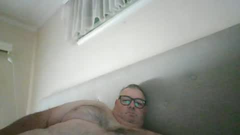 Snapshot of gixxer06 chatting on 06-12-26, 11:25 bi Gixxer online show from 06-12-26, 11:25