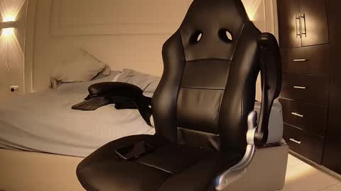 giyu online show from 12-13-25, 07:53