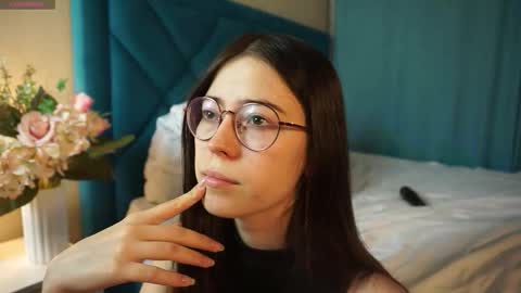 Agness online show from 12-05-25, 02:58