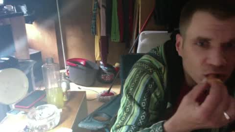 Snapshot of gizmomaster chatting on 06-13-26, 04:16 dutch rave guy c2c dutch online show from 06-13-26, 04:16