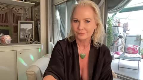 Snapshot of gl1tter_barbie chatting on 05-18-26, 11:27 Gl1tter Barbie online show from 05-18-26, 11:27