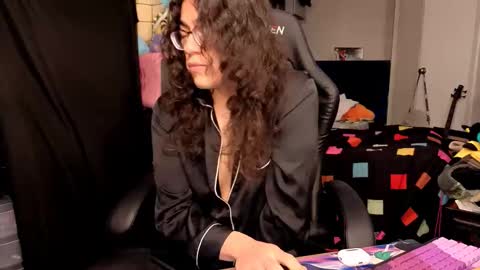 glaceon9 online show from 11-29-25, 06:55