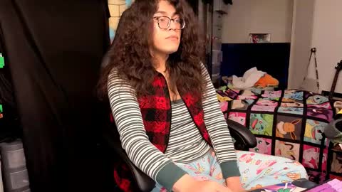 glaceon9 online show from 11-30-25, 07:01