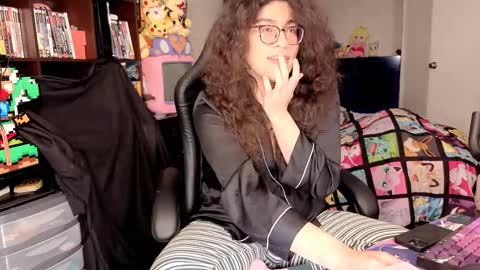 Snapshot of glaceon9 chatting on 03-05-26, 08:27 glaceon9 online show from 03-05-26, 08:27