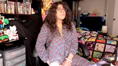 Snapshot of glaceon9 chatting on 04-01-26, 02:12 glaceon9 online show from 04-01-26, 02:12