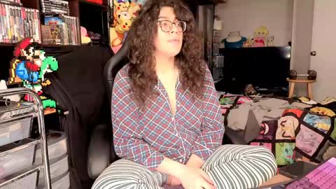 Snapshot of glaceon9 chatting on 04-12-26, 11:43 glaceon9 online show from 04-12-26, 11:43