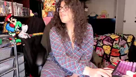 glaceon9 online show from 05-15-26, 12:56