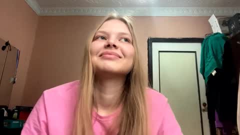 Lacey  1st day here  online show from 03-16-26, 05:44