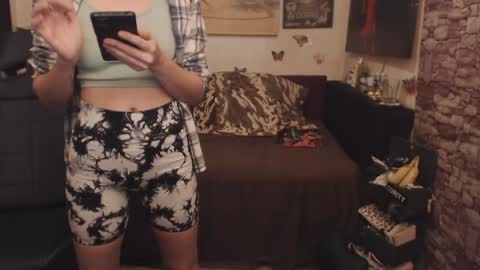 Snapshot of glamourhottie chatting on 12-27-24, 08:24 Glamourhottie online show from 12-27-24, 08:24