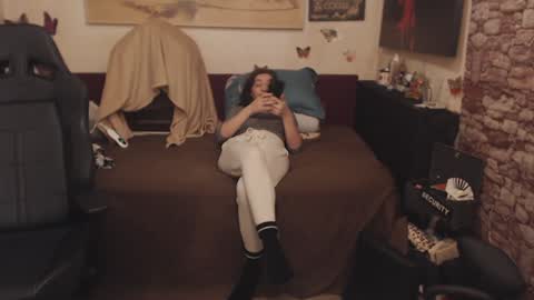 Snapshot of glamourhottie chatting on 01-13-25, 09:08 Glamourhottie online show from 01-13-25, 09:08