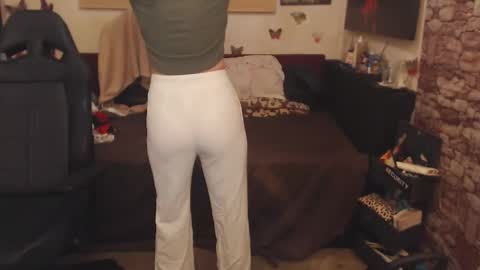 Snapshot of glamourhottie chatting on 03-09-25, 08:29 Glamourhottie online show from 03-09-25, 08:29