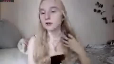 Laura online show from 05-20-26, 08:09