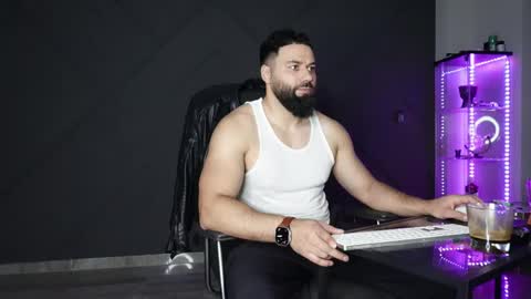 Matthew .. for short call me Matt online show from 04-14-26, 06:47