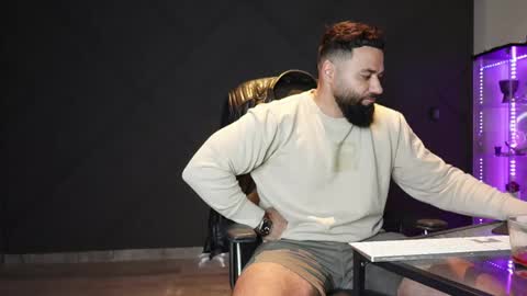 Matthew .. for short call me Matt online show from 04-24-26, 08:11