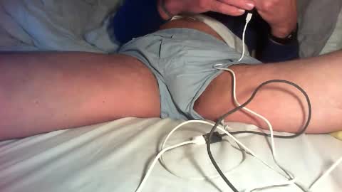 Snapshot of glimmertwins11 chatting on 06-02-26, 10:56 glimmertwins11 online show from 06-02-26, 10:56