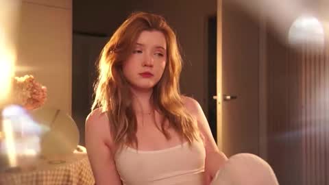 Snapshot of glimmerwave chatting on 02-13-26, 08:05 Gracia online show from 02-13-26, 08:05