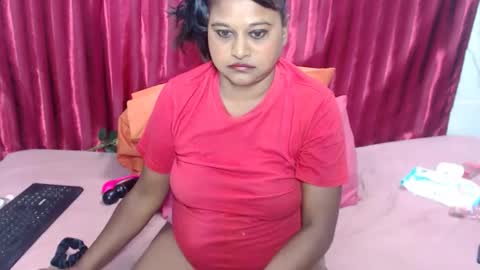 Snapshot of glitter_candy chatting on 01-07-26, 06:43 glitter candy online show from 01-07-26, 06:43