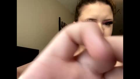 Snapshot of glitteredbrat chatting on 10-14-25, 04:19 glitteredbrat online show from 10-14-25, 04:19